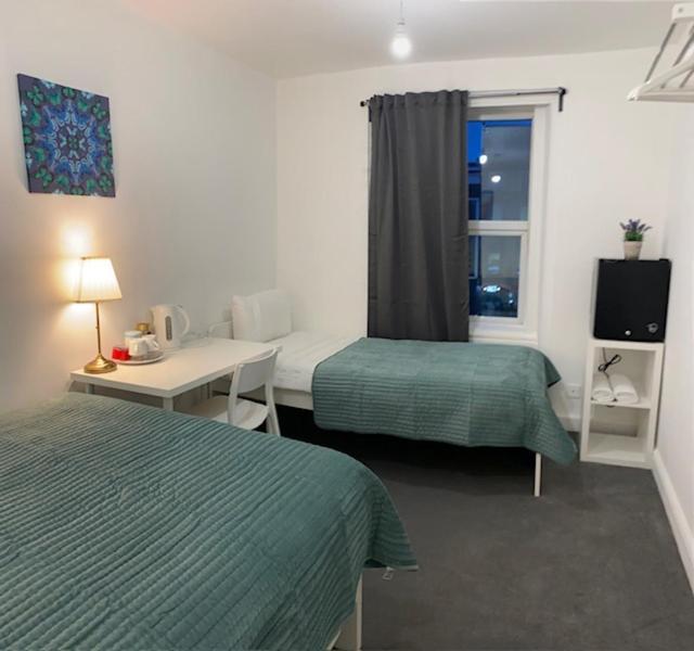 Lord Merit Guest Rooms In King'S Cross St Pancras ลอนดอน ภายนอก รูปภาพ