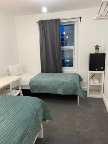 Lord Merit Guest Rooms In King'S Cross St Pancras ลอนดอน ภายนอก รูปภาพ