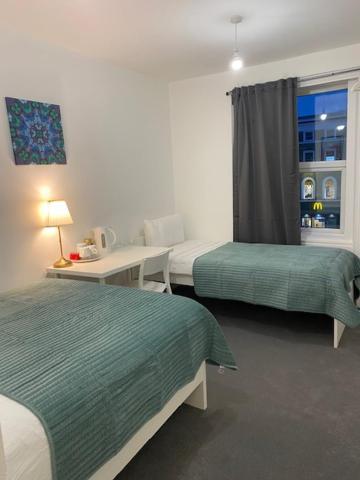 Lord Merit Guest Rooms In King'S Cross St Pancras ลอนดอน ภายนอก รูปภาพ