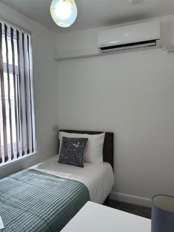 Lord Merit Guest Rooms In King'S Cross St Pancras ลอนดอน ภายนอก รูปภาพ